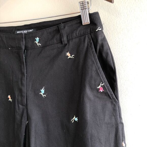 Briggs New York Floral Embroidered Crop Capri Dress Pants Bottoms Black - Picture 4 of 13